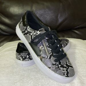 Women’s G by Guess Shoe